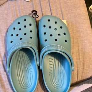 CROCS MEN:9 WOMEN: 11 BRAND NEW
